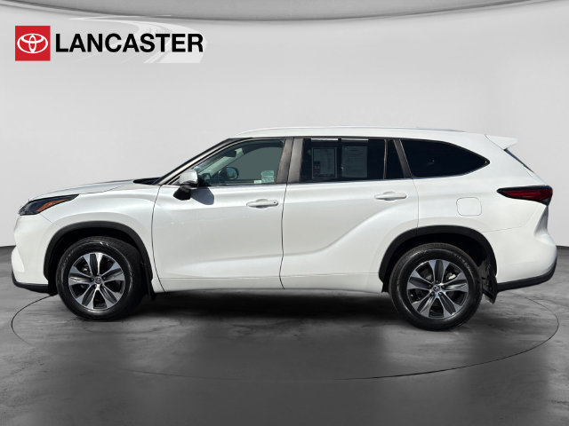 Used 2023 Toyota Highlander XLE AWD/4WD image 4