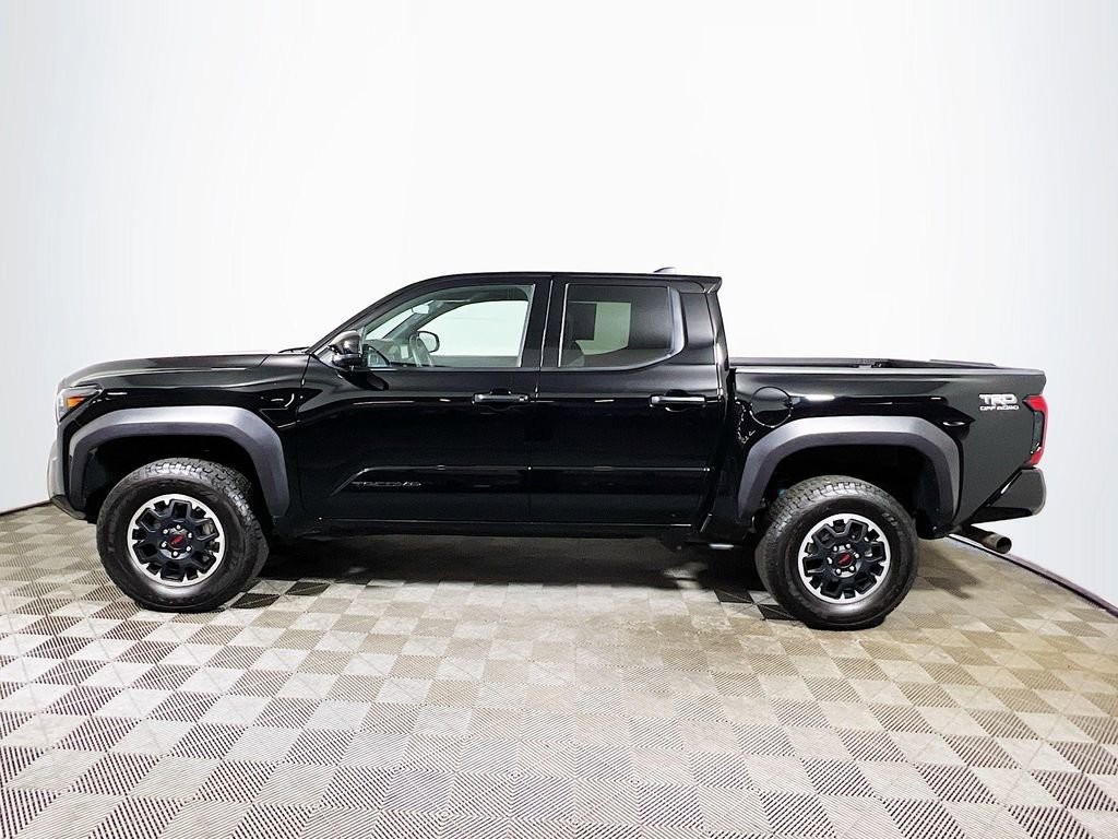 Certified 2025 Toyota Tacoma TRD Off-Road AWD/4WD image 5