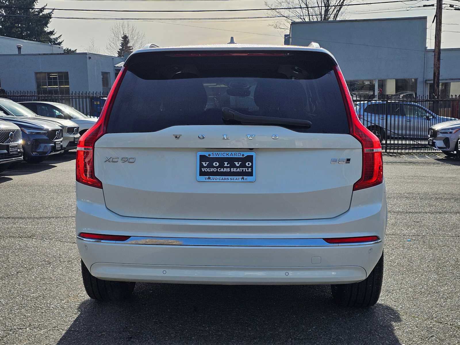 Certified 2025 Volvo XC90 B5 Core AWD/4WD image 4