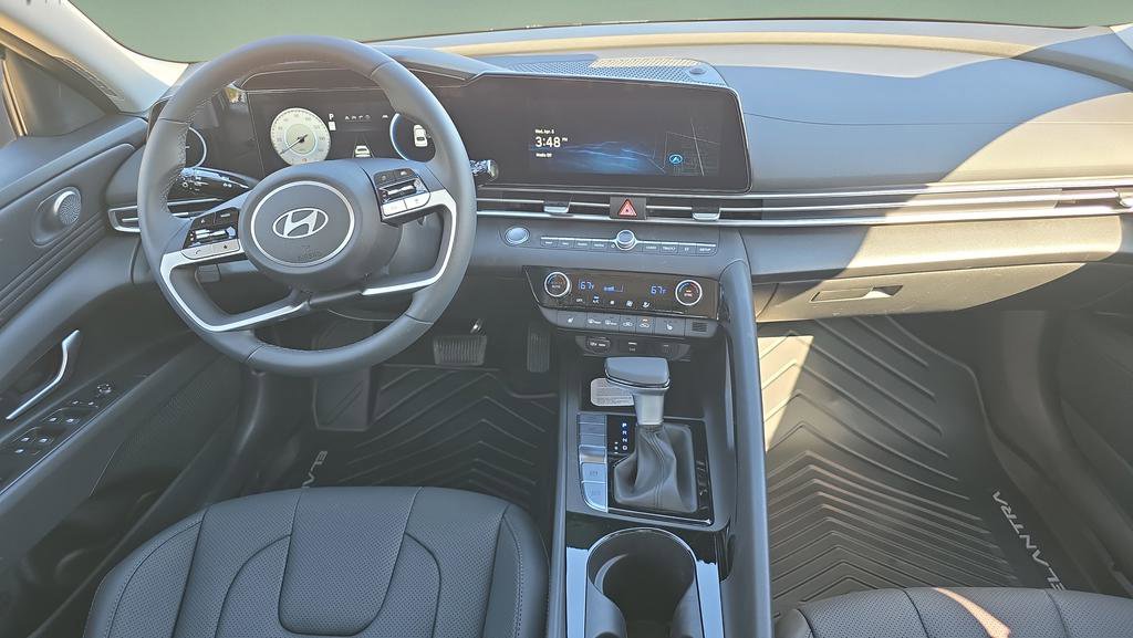 New 2026 Hyundai Elantra Limited FWD image 18