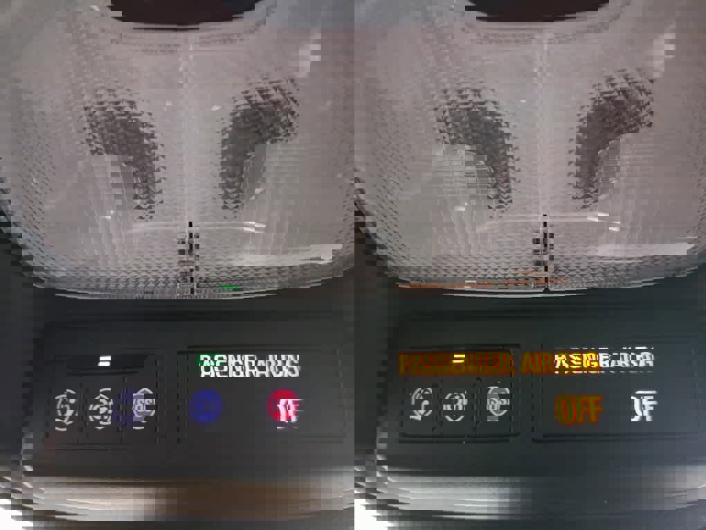 Used 2023 Chevrolet TrailBlazer RS w/ Sun and Liftgate Package image 40