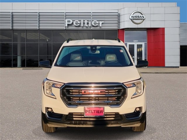 Used 2023 GMC Terrain AT4 image 2