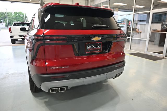 New 2026 Chevrolet Traverse LT w/ Sun and Wheel Package FWD image 6
