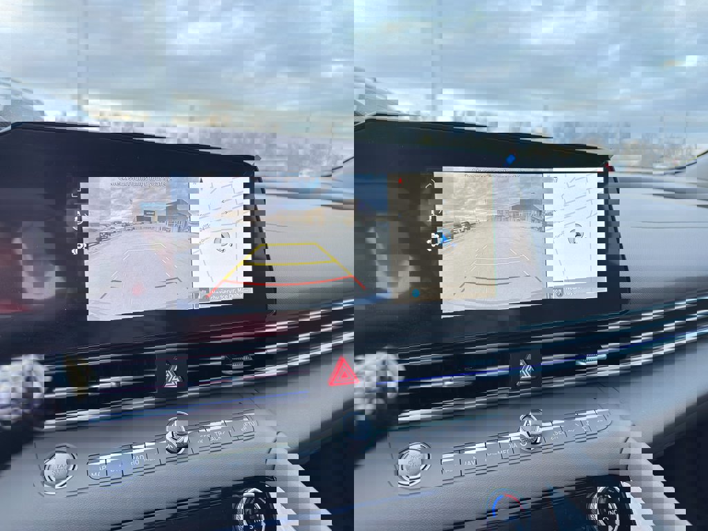 New 2025 Hyundai Elantra SEL image 19