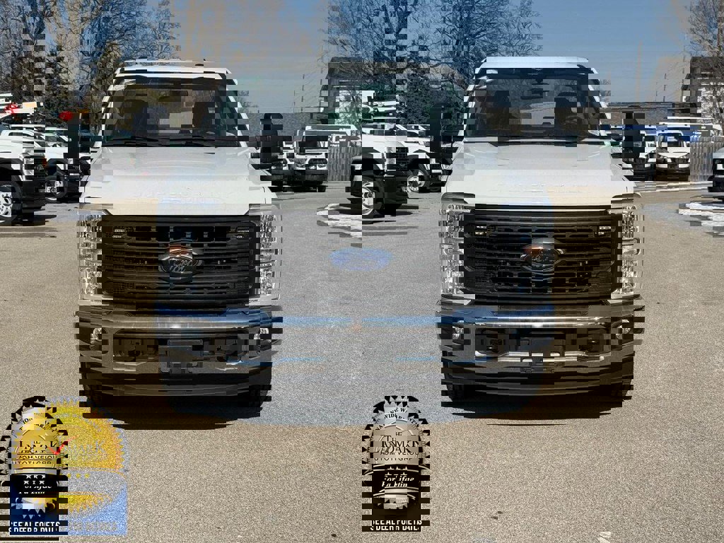 Used 2023 Ford F250 XL w/ XL Chrome Package image 2