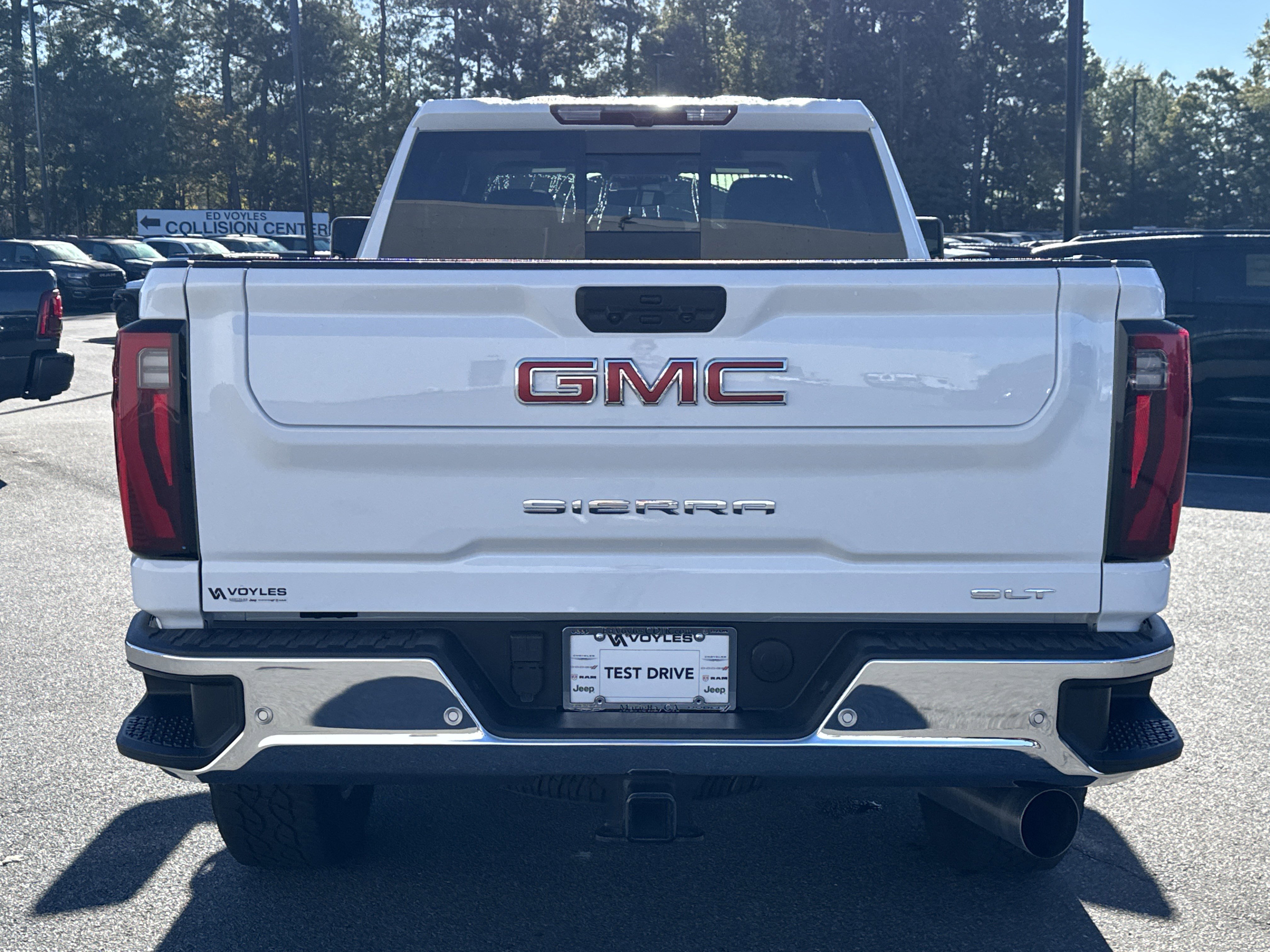 Used 2024 GMC Sierra 2500 SLT w/ SLT Convenience Package image 7