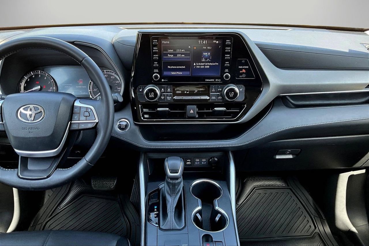 Used 2022 Toyota Highlander XLE image 12