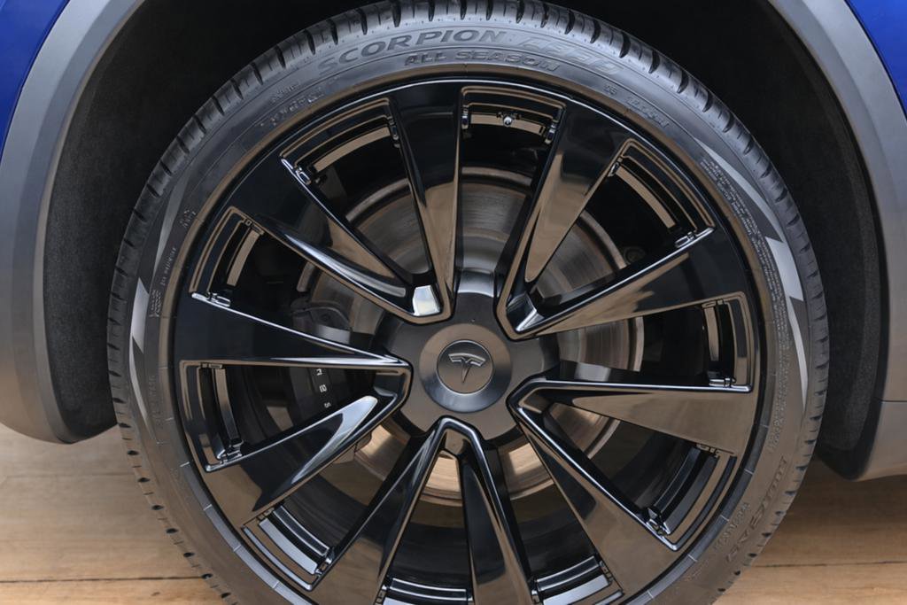 Used 2022 Tesla Model X image 12