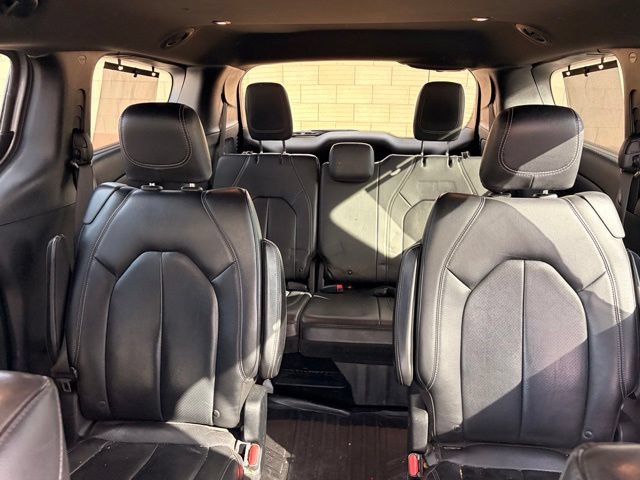 Used 2018 Chrysler Pacifica Touring-L Plus w/ S Appearance Package FWD image 14