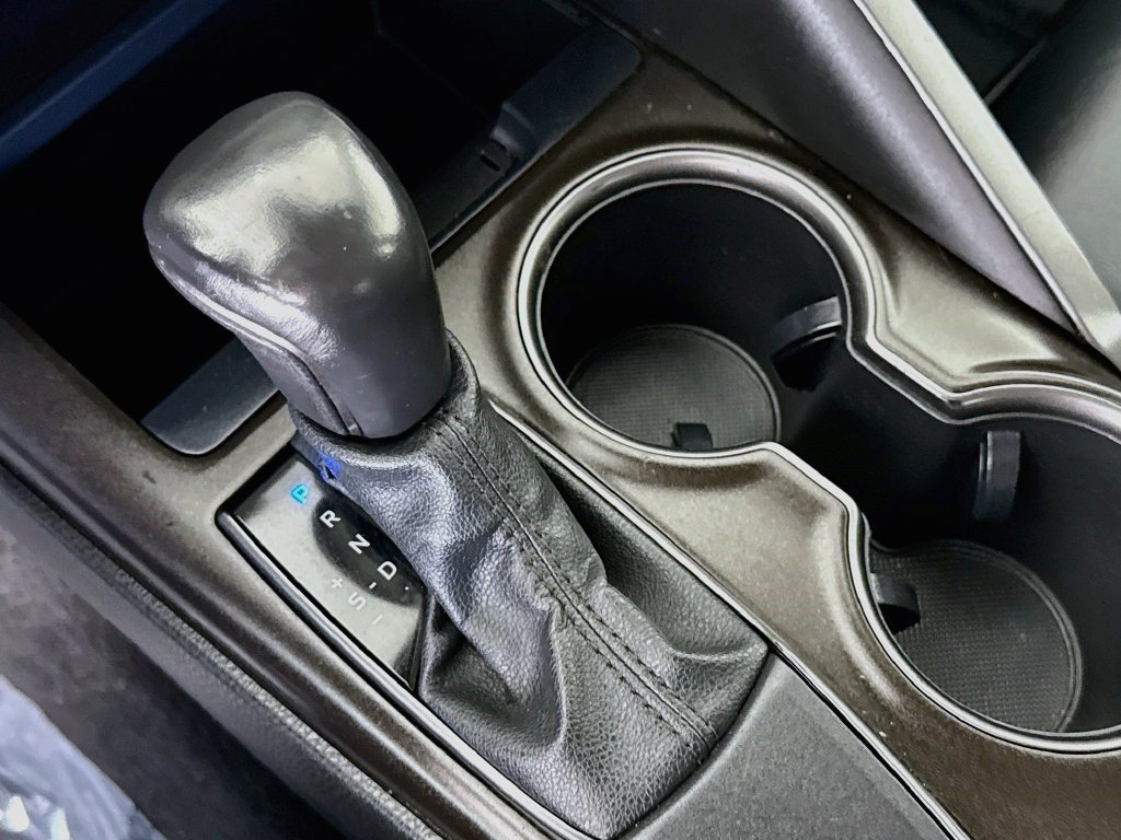 Used 2021 Toyota Camry SE FWD image 19