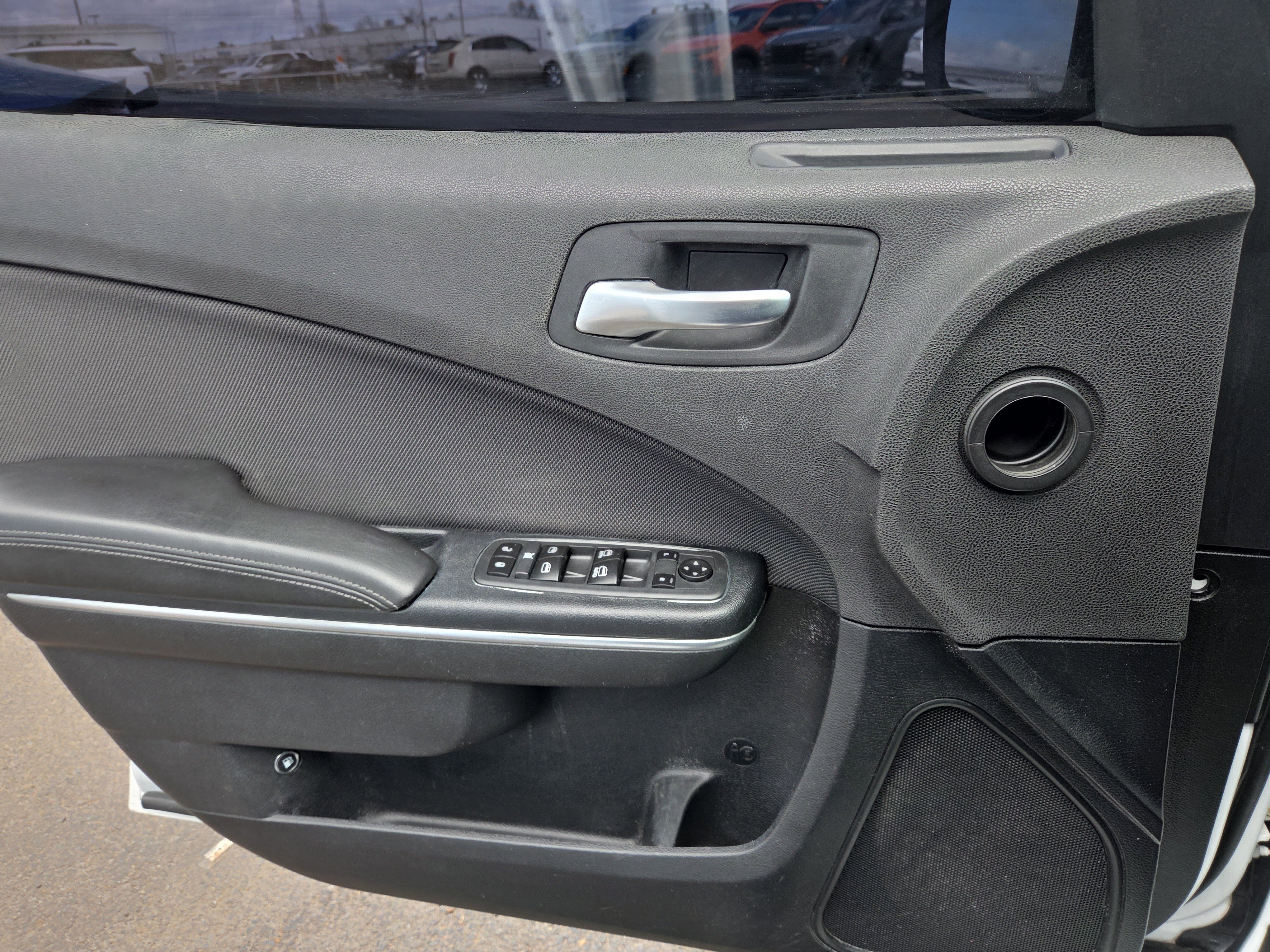 Used 2018 Dodge Charger SXT image 16