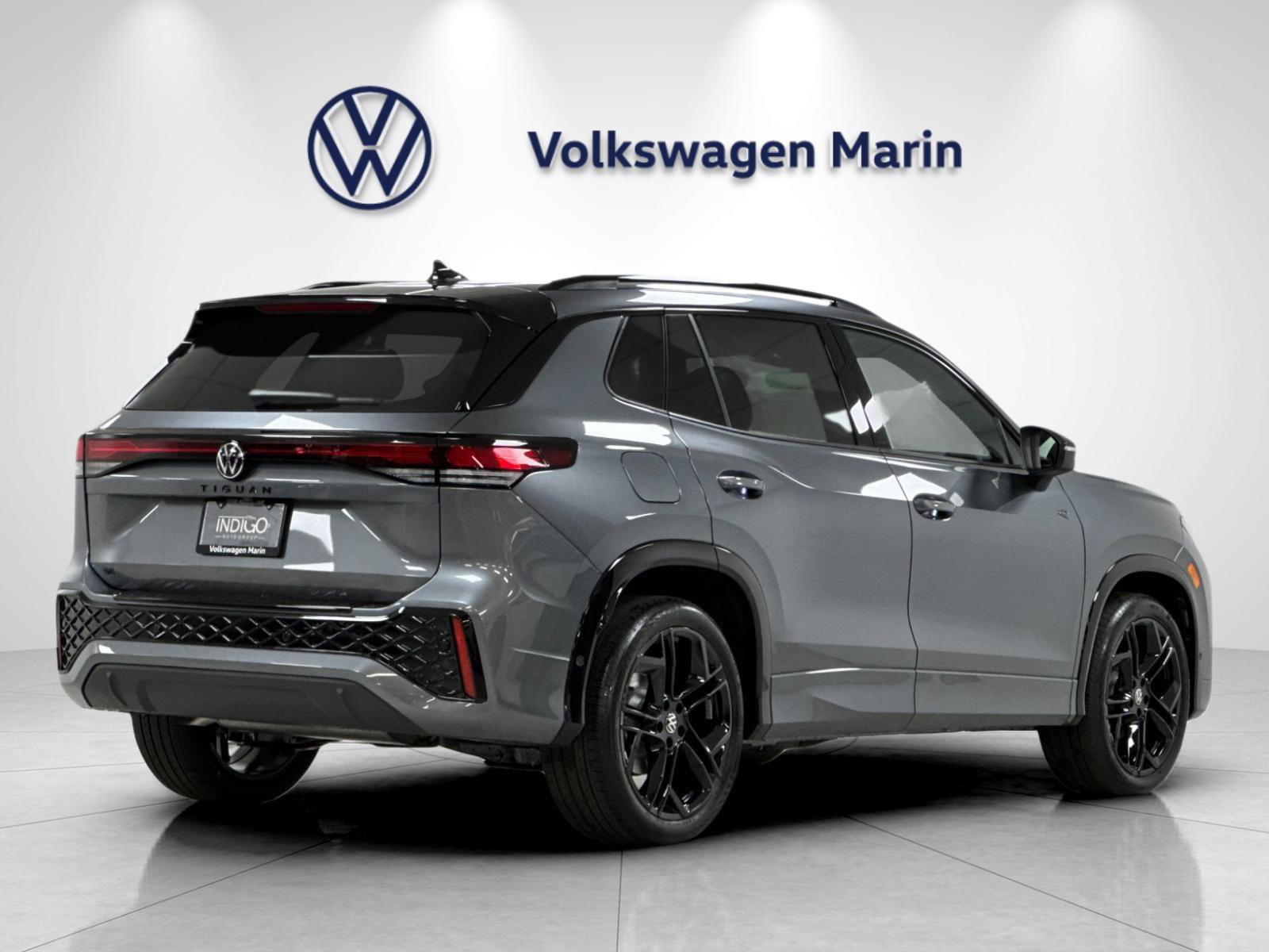 New 2026 Volkswagen Tiguan SE R-Line FWD image 5