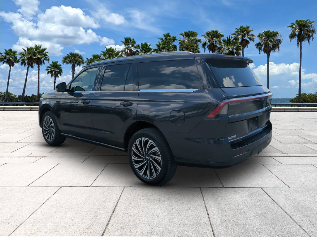 Used 2025 Lincoln Navigator Black Label AWD/4WD image 8
