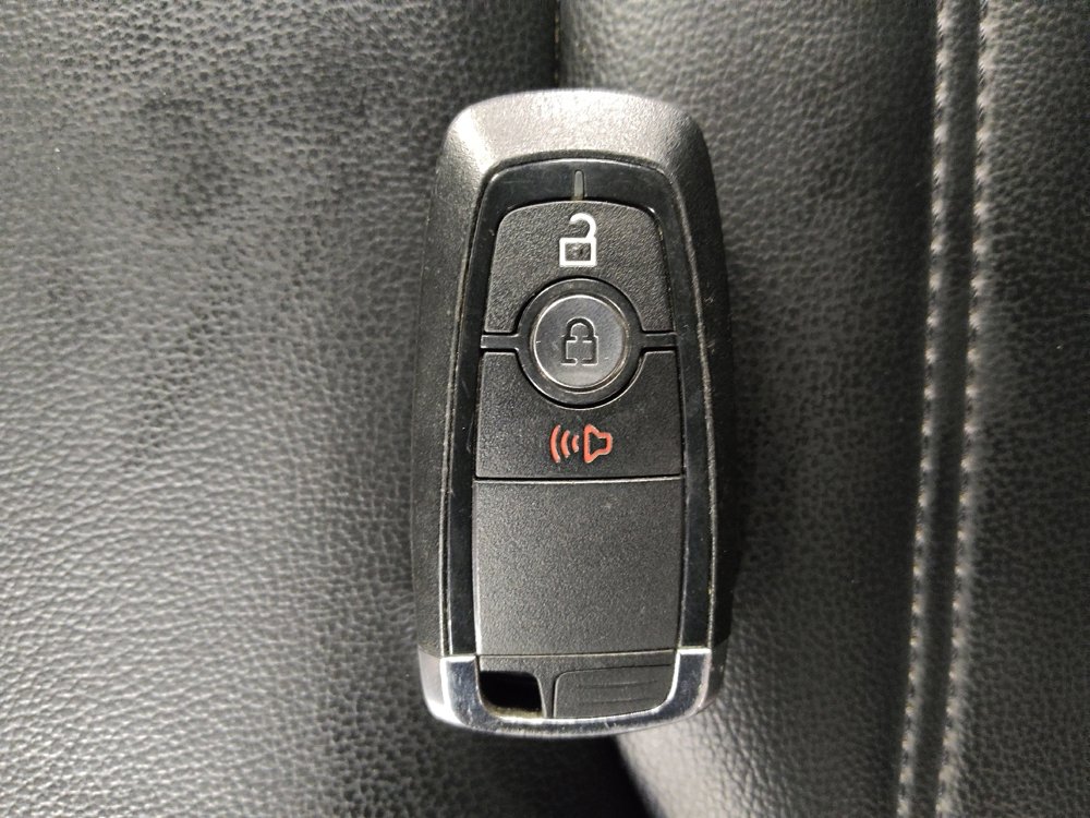 Used 2024 Ford Edge SEL image 32