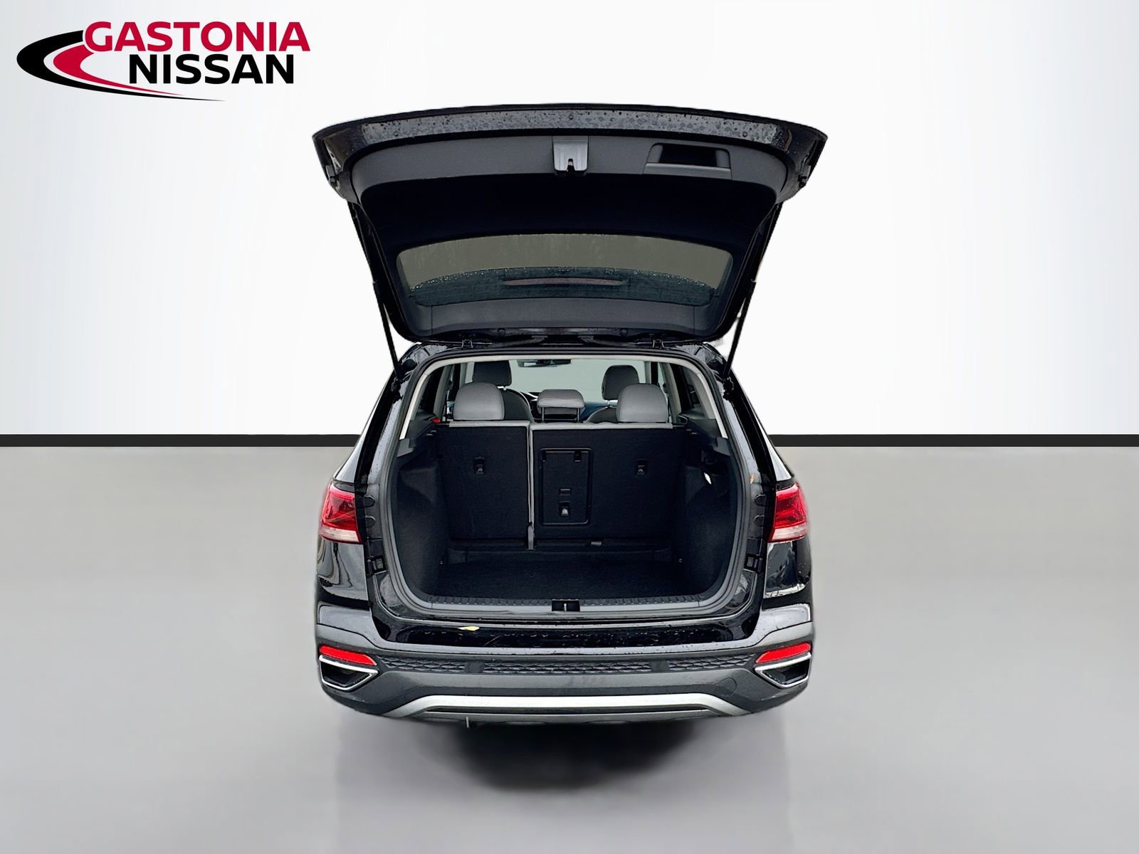 Used 2024 Volkswagen Taos SE image 35