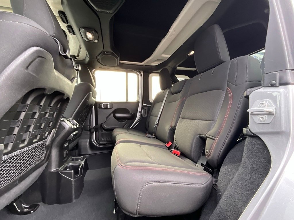 Used 2018 Jeep Wrangler Unlimited Rubicon w/ Cold Weather Group image 14