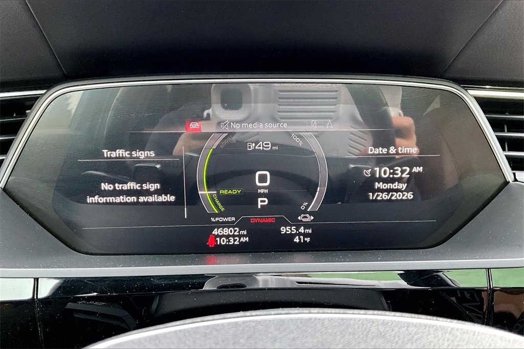 Used 2021 Audi e-tron Premium Plus w/ Premium Plus Package image 24