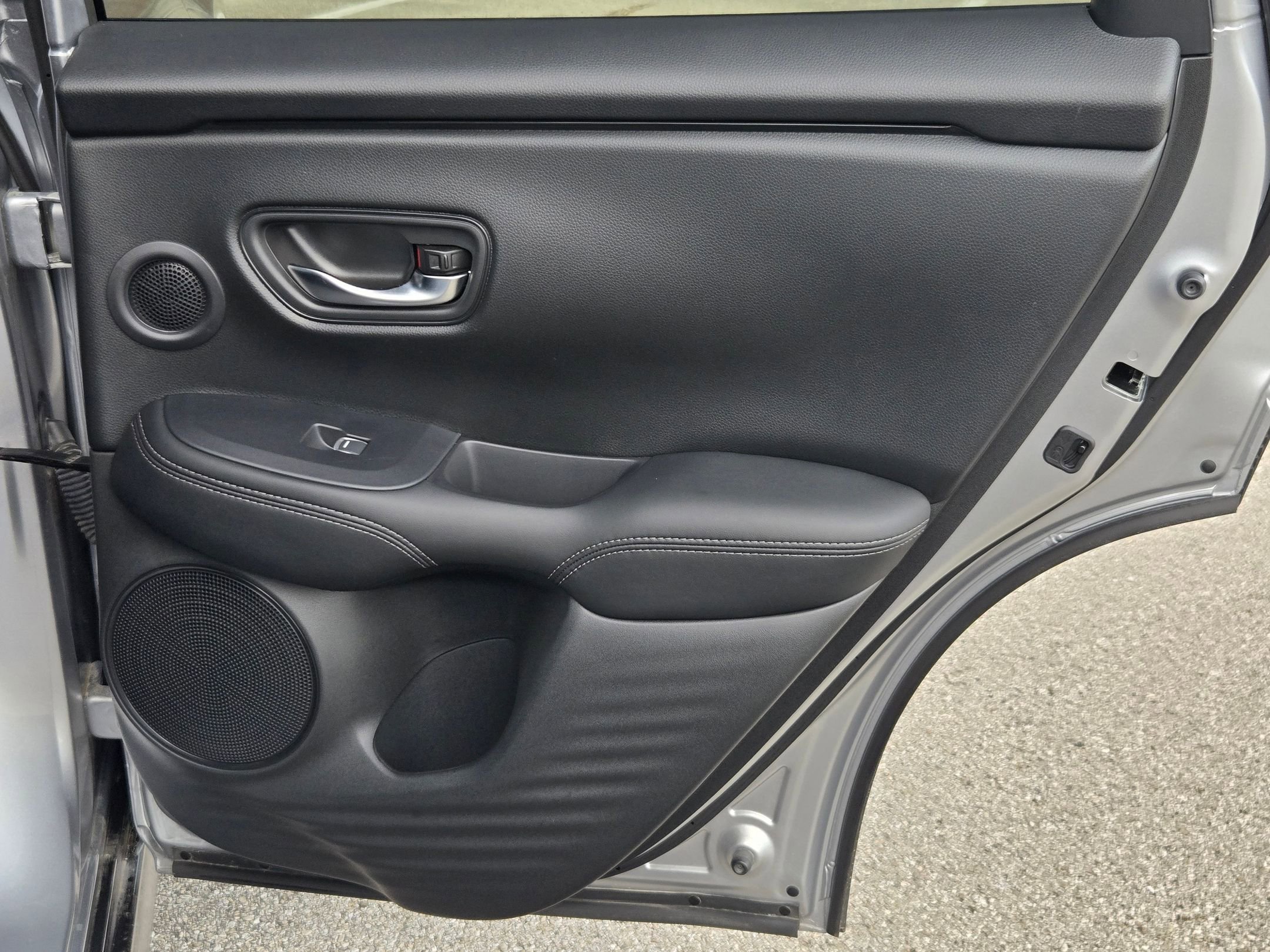 Used 2025 Acura ADX FWD image 26