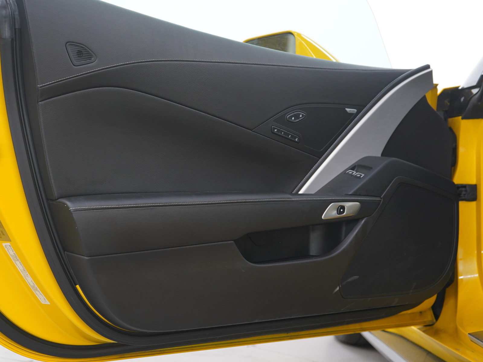 Used 2014 Chevrolet Corvette Stingray Coupe RWD image 13