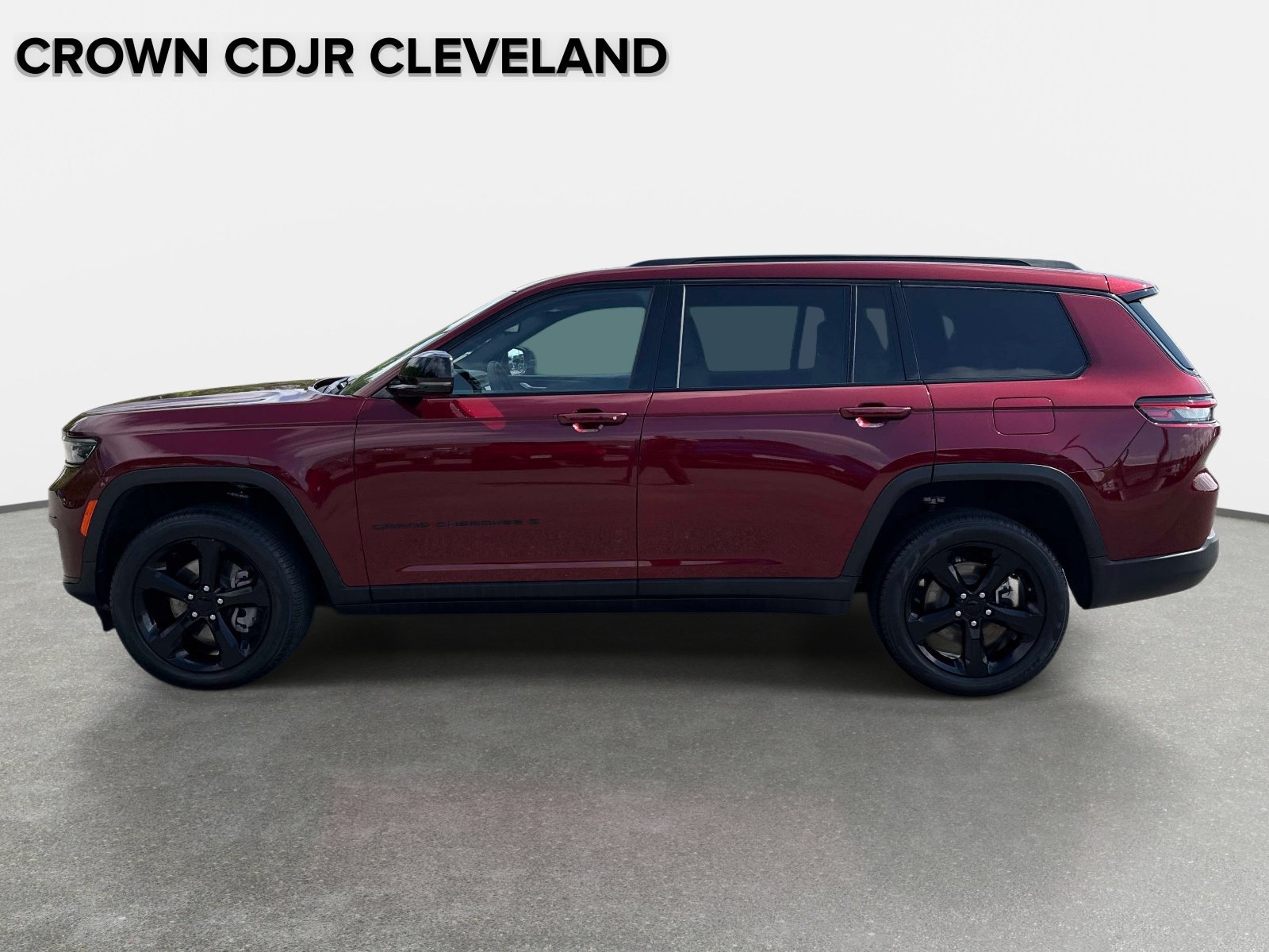 Used 2024 Jeep Grand Cherokee L Limited w/ Black Appearance Package AWD/4WD image 8