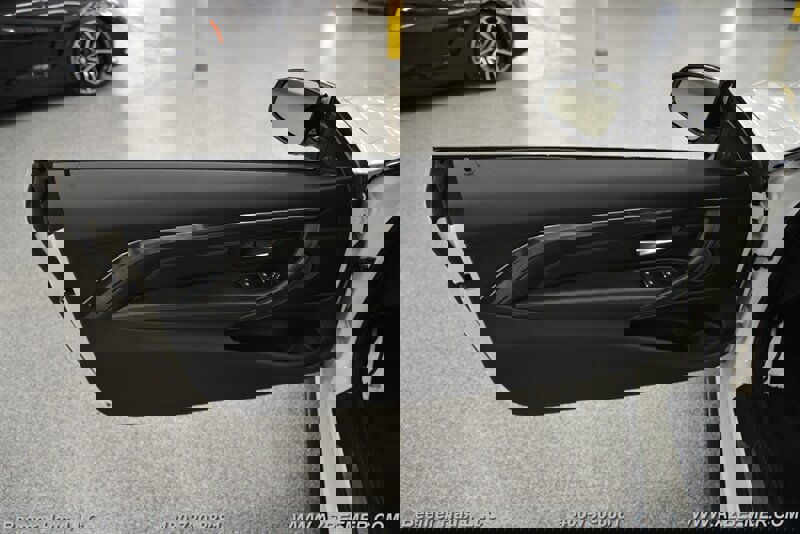 Used 2018 BMW M4 Convertible image 32