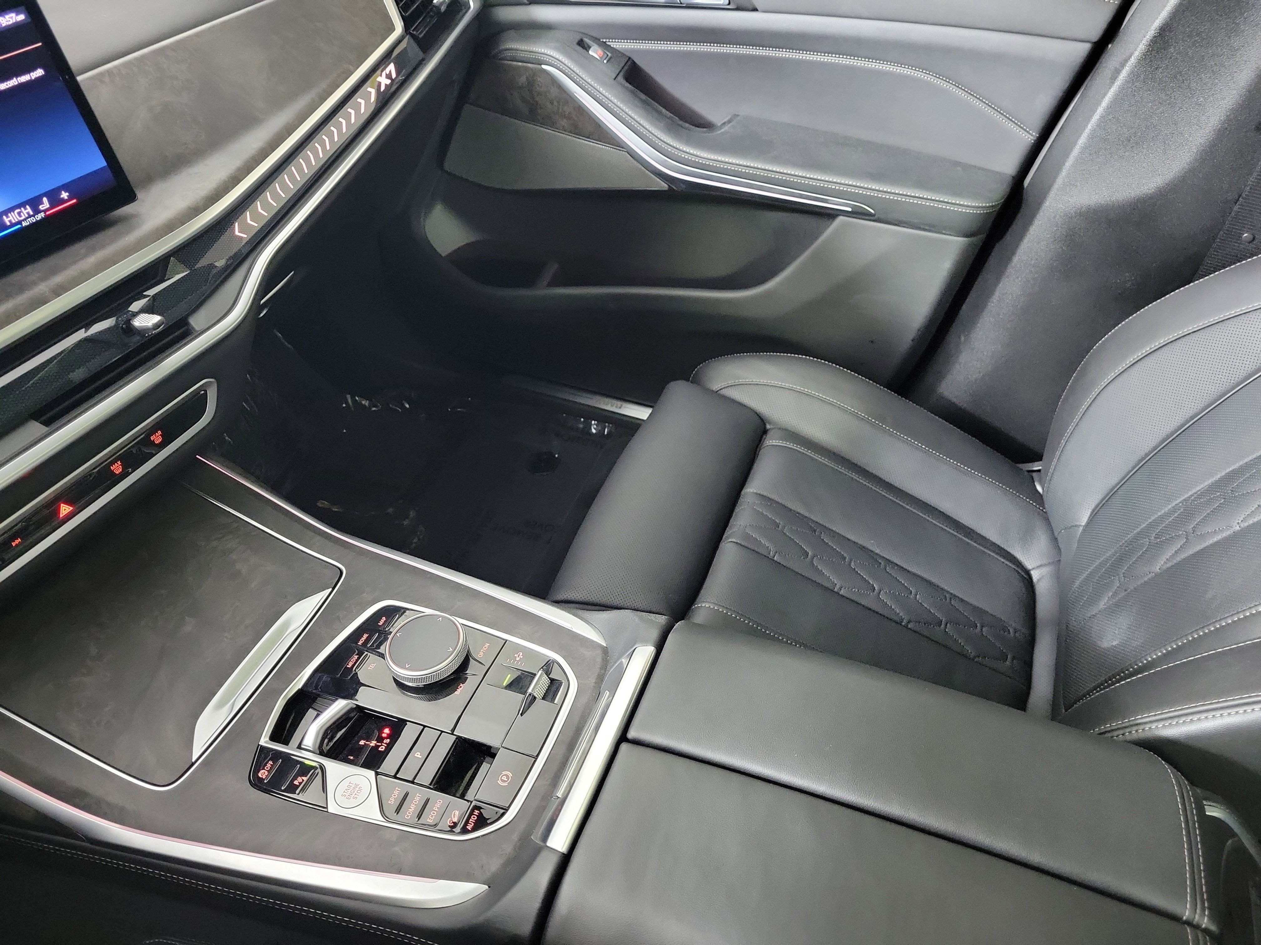 Certified 2025 BMW X7 xDrive40i image 23