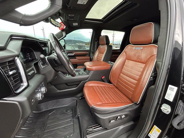 Used 2025 GMC Sierra 3500 Denali Ultimate AWD/4WD image 29