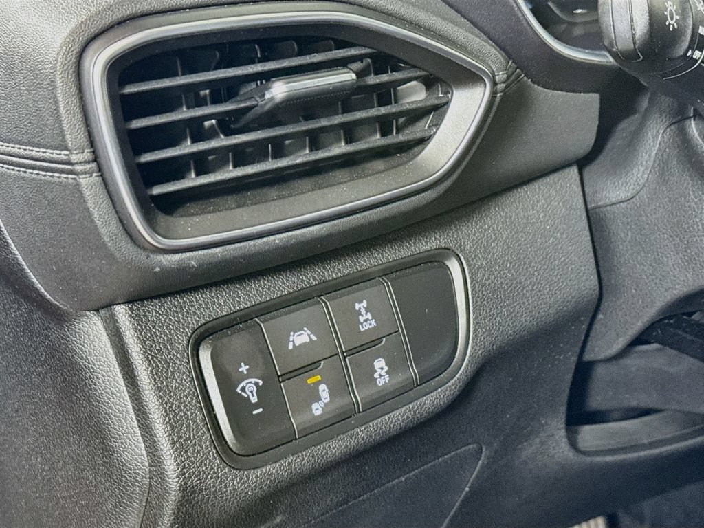 Used 2019 Hyundai Santa Fe SEL AWD/4WD image 10