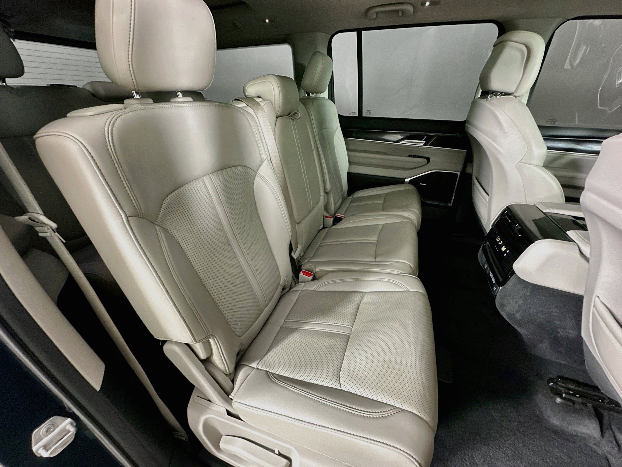 Certified 2023 Jeep Wagoneer 4WD w/ Premium Group I image 37