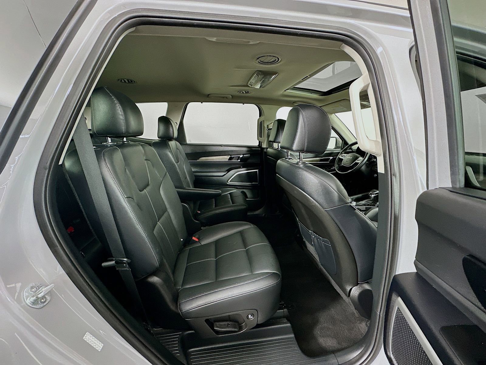 Used 2022 Kia Telluride EX w/ EX Premium Package image 30