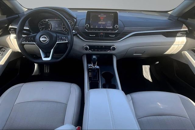 Used 2025 Nissan Altima 2.5 SV image 7