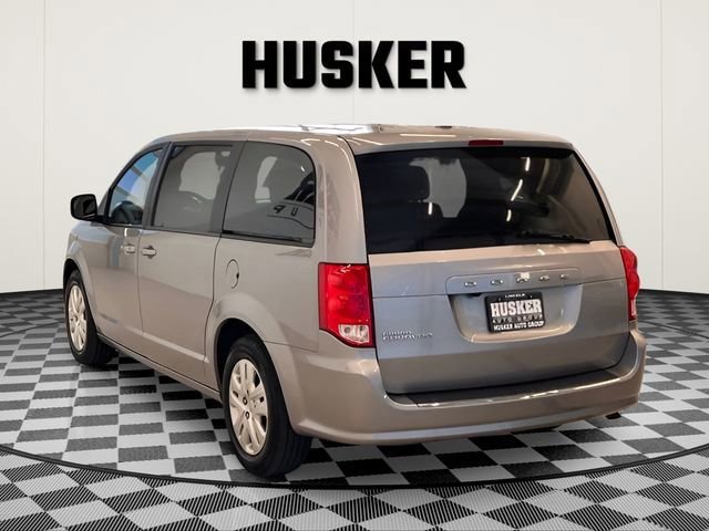 Used 2018 Dodge Grand Caravan SE w/ UConnect Hands-Free Group FWD image 6