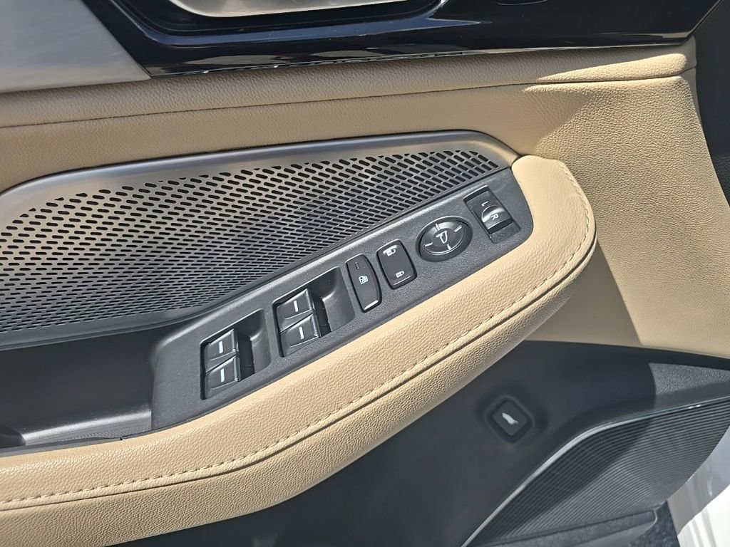 Used 2023 Acura MDX FWD image 16