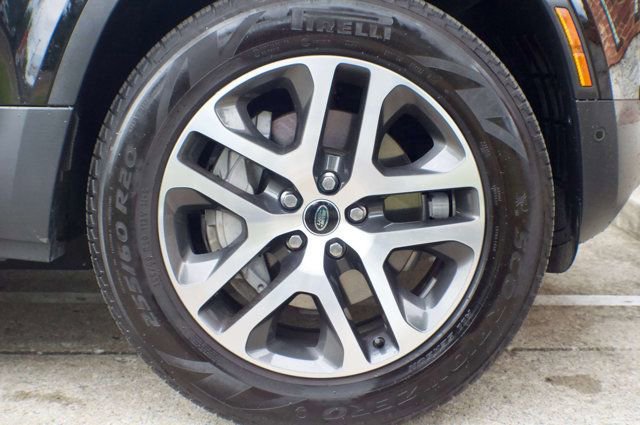 Used 2025 Land Rover Defender 110 S AWD/4WD image 57