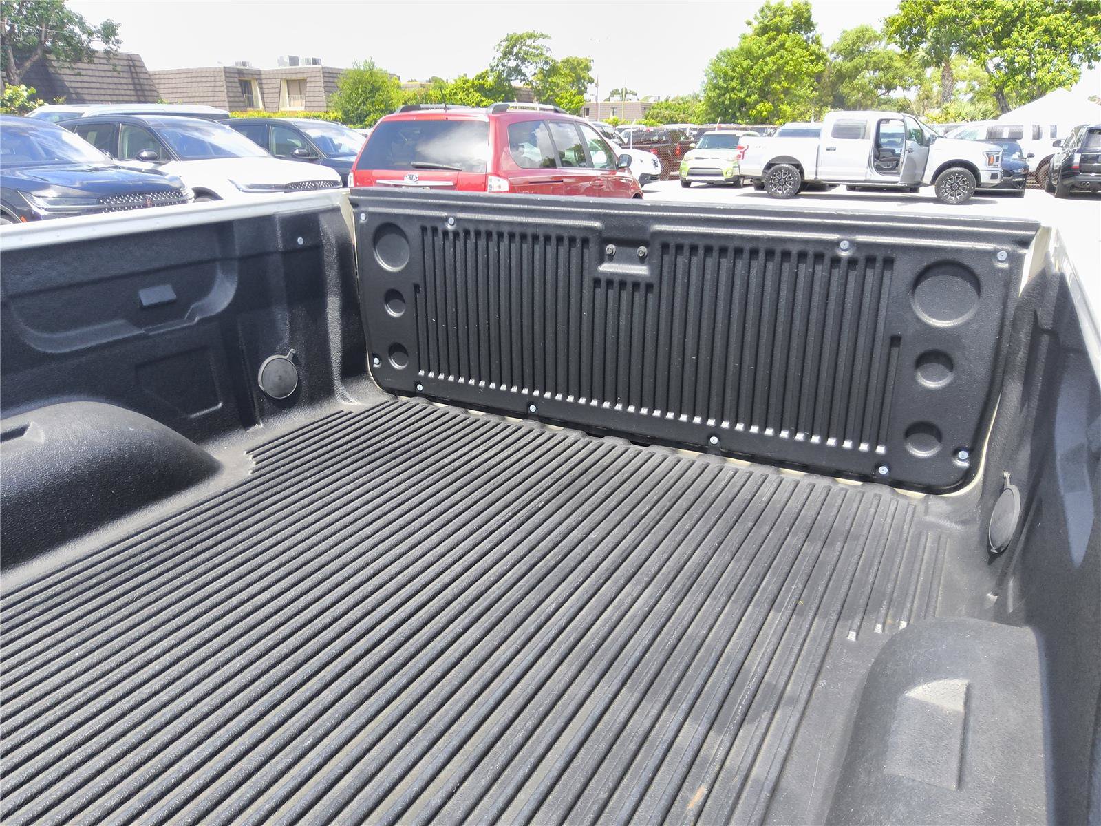 Used 2013 Chevrolet Silverado 1500 LTZ w/ LTZ White Diamond Edition RWD image 22