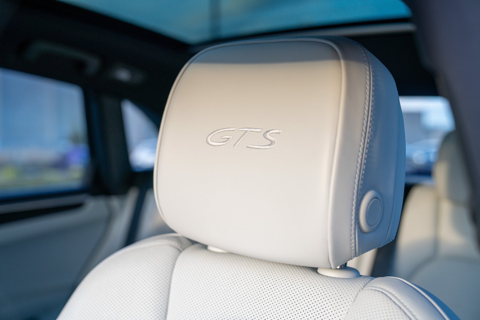 Certified 2023 Porsche Macan GTS AWD/4WD image 13