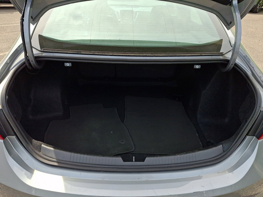 Used 2024 Chevrolet Malibu LT FWD image 18