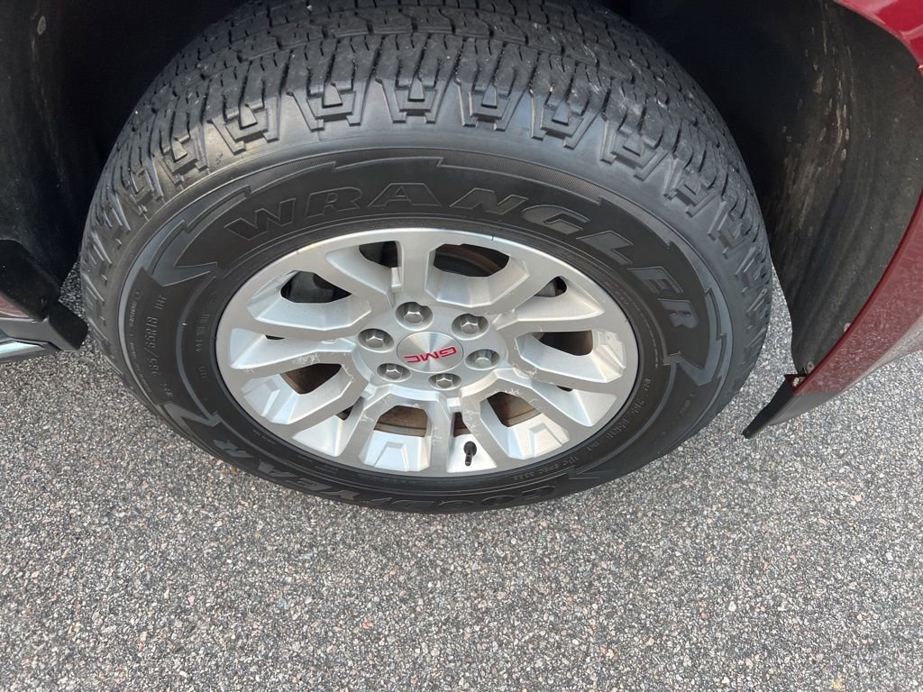 Used 2017 GMC Yukon SLT image 36