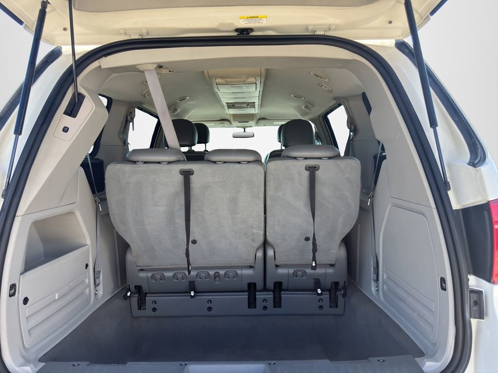 Used 2009 Volkswagen Routan SEL image 20