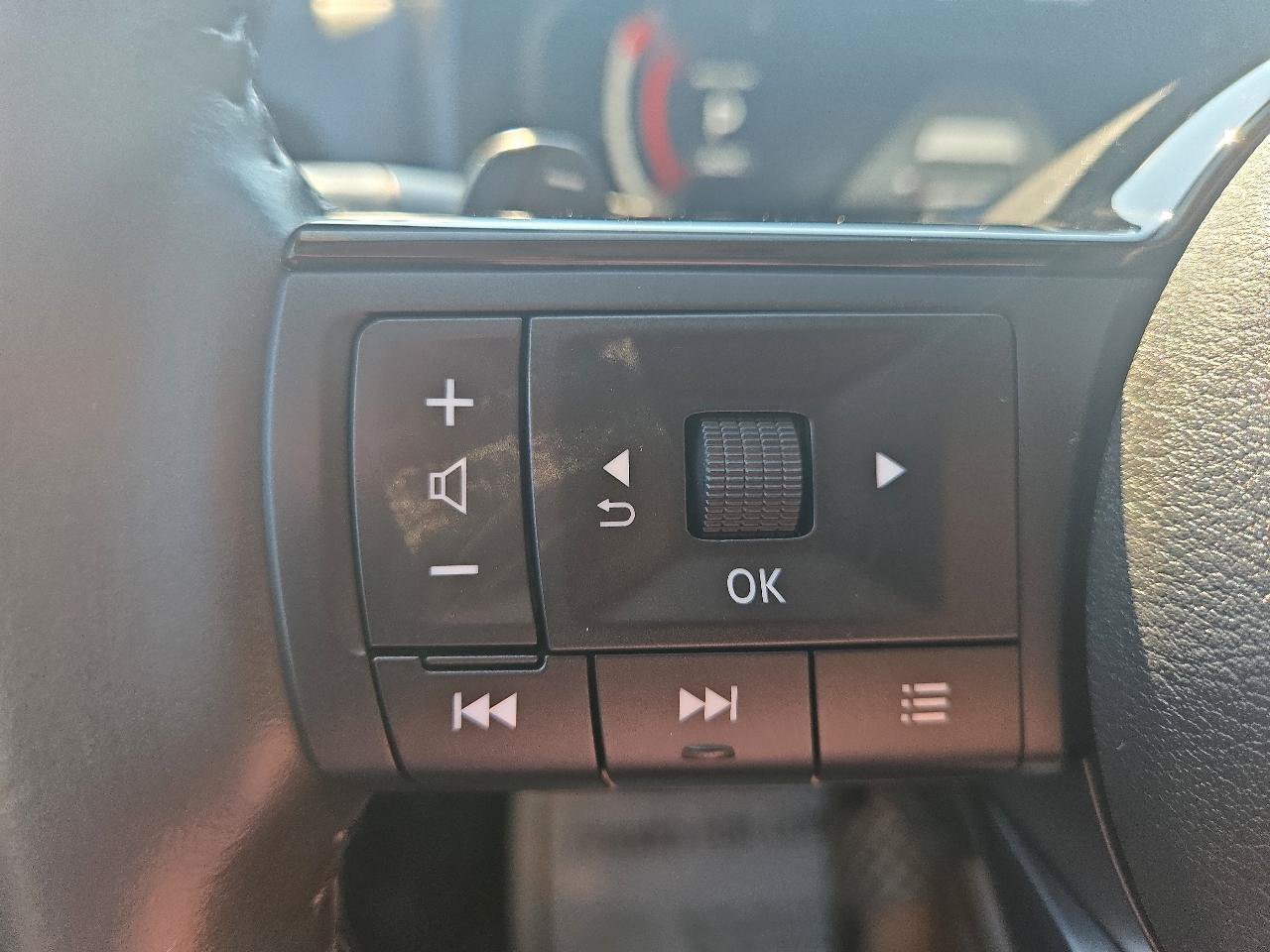 Used 2023 Nissan Rogue Platinum AWD/4WD image 18