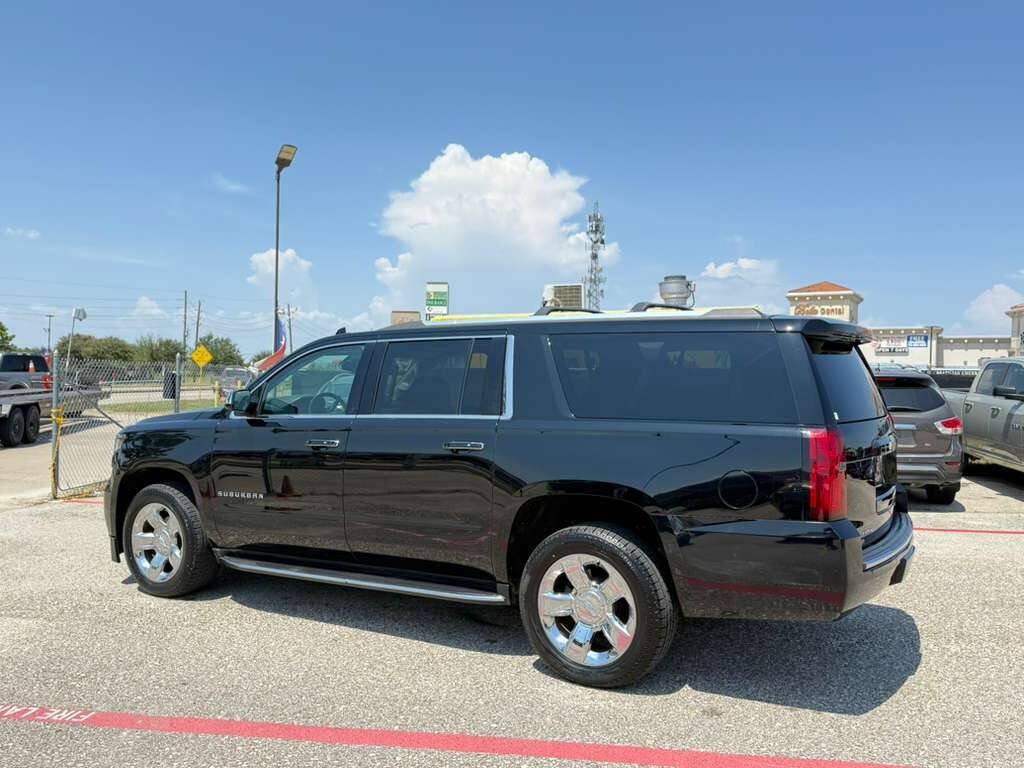 Used 2019 Chevrolet Suburban Premier RWD image 17
