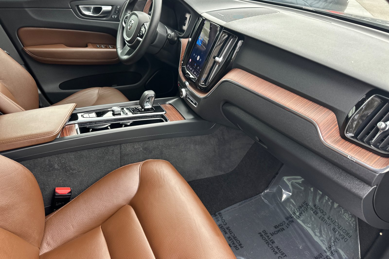 Used 2023 Volvo XC60 B5 Plus w/ Climate Package FWD image 17