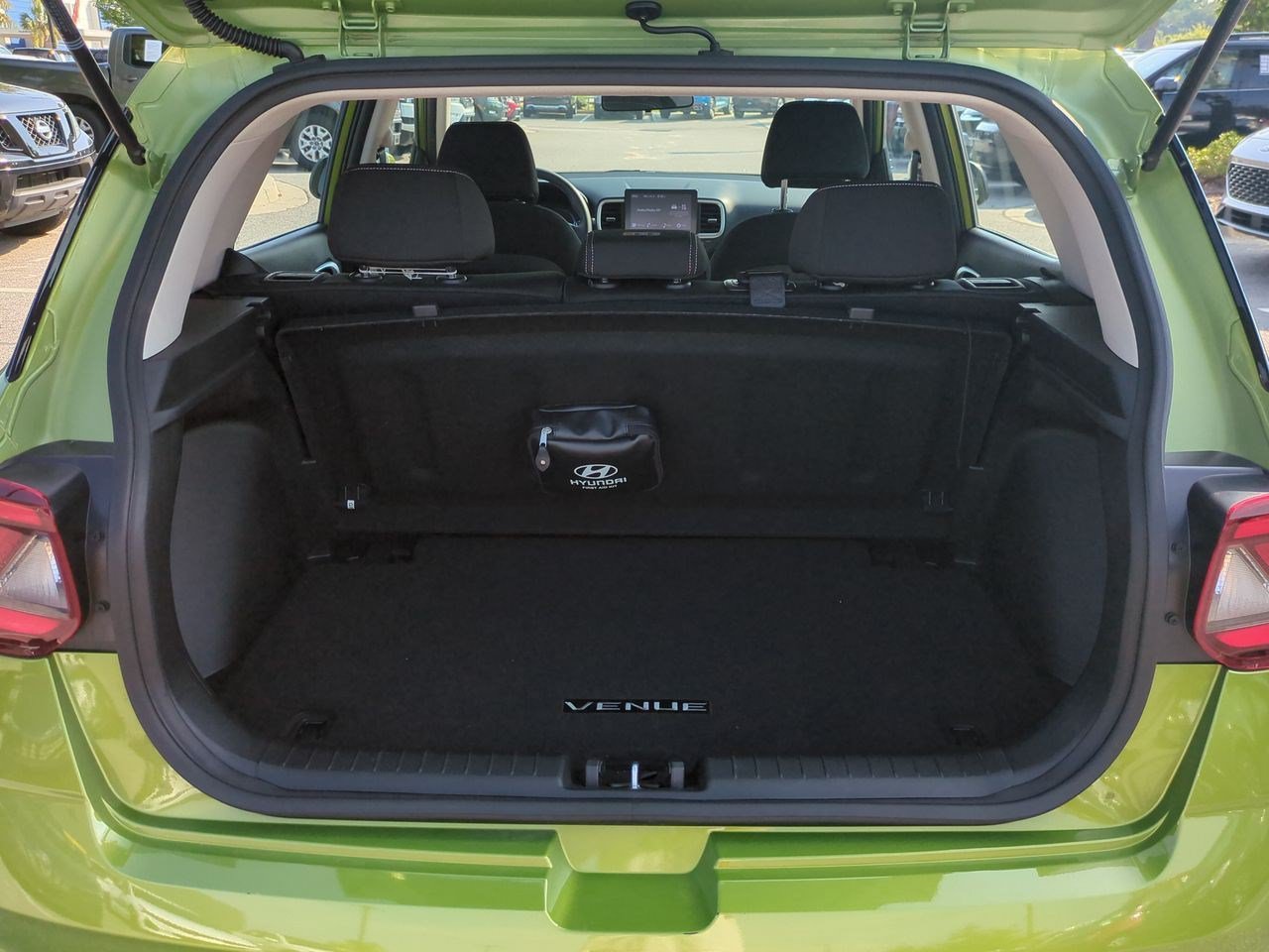 Used 2023 Hyundai Venue SEL FWD image 33