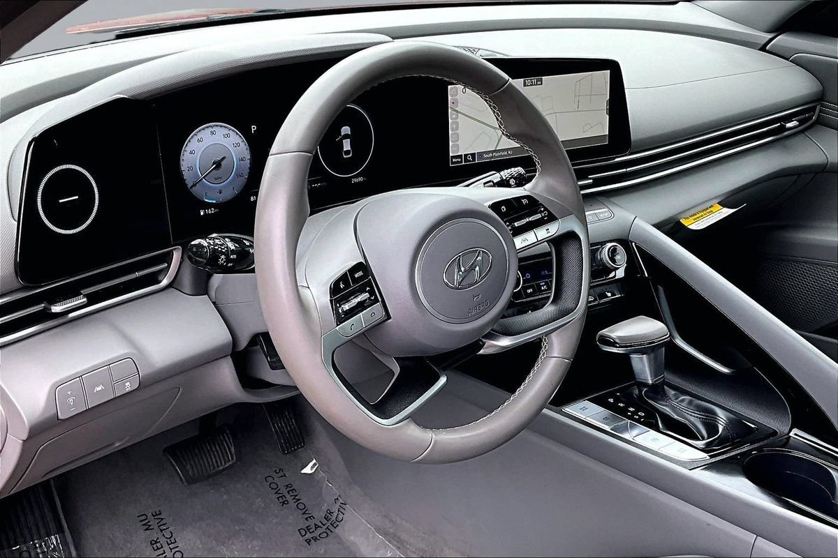 Used 2023 Hyundai Elantra SEL w/ Convenience Package FWD image 11
