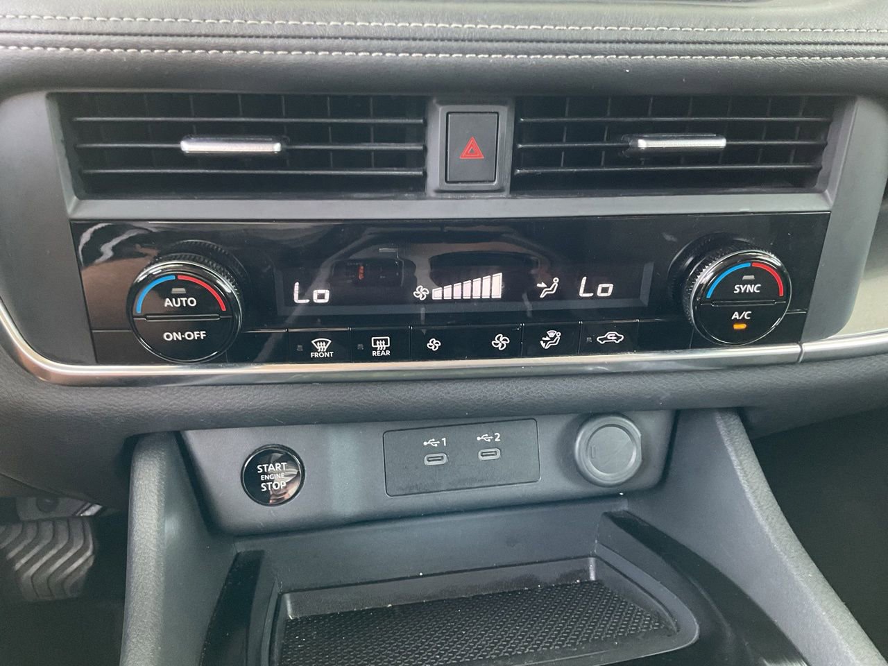Used 2025 Nissan Rogue SV FWD image 25