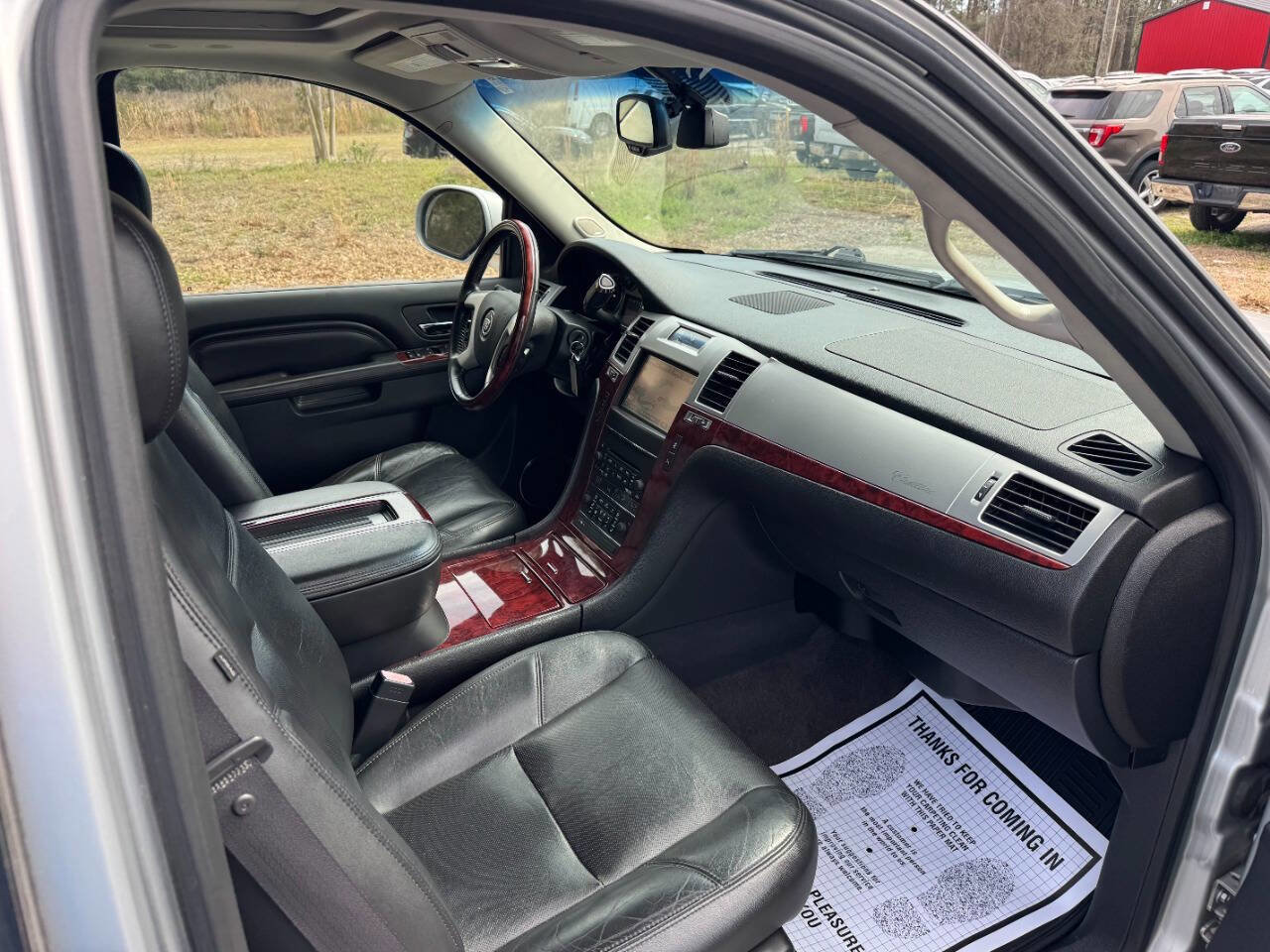 Used 2012 Cadillac Escalade Luxury image 17