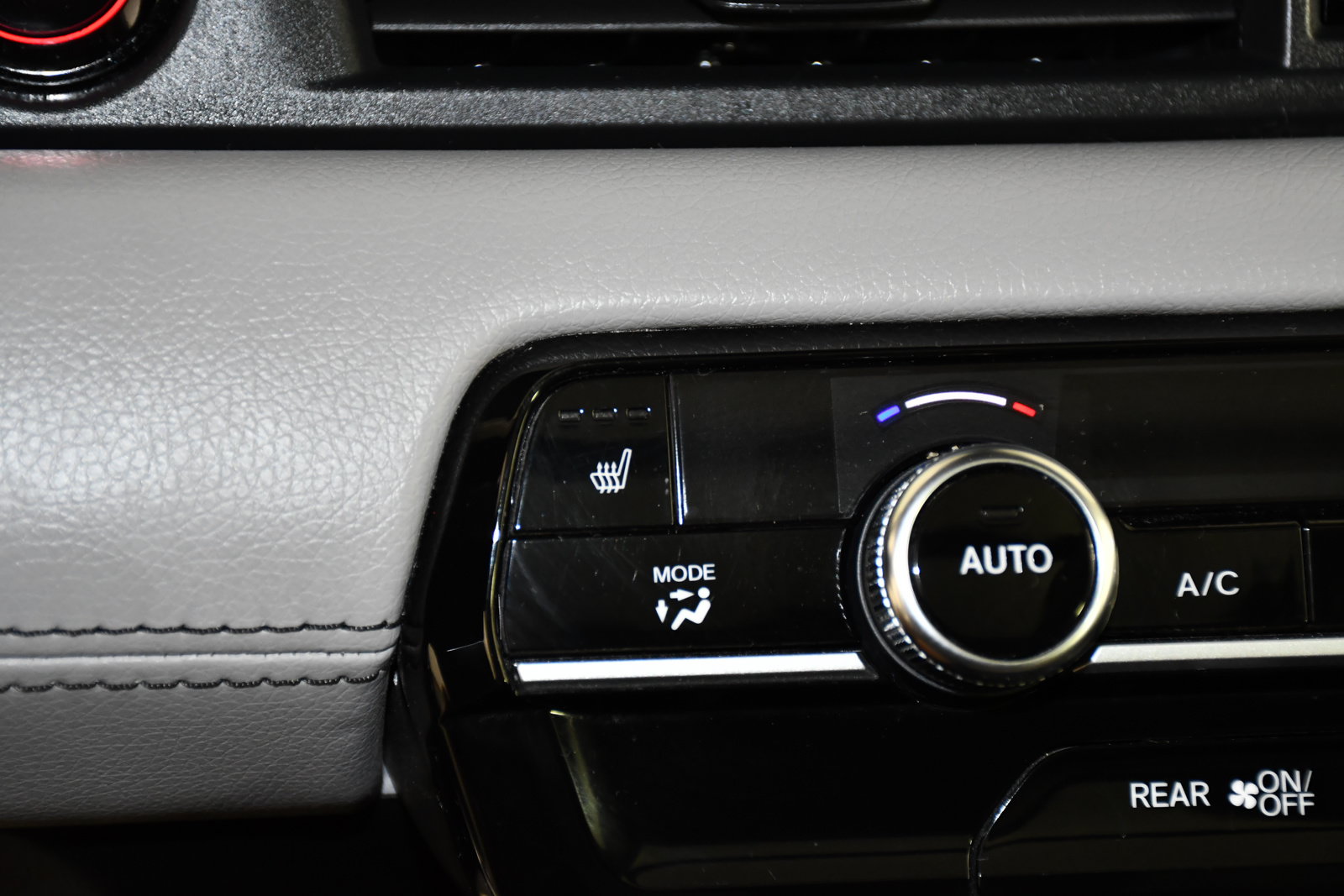 Used 2025 Honda Pilot Touring image 30