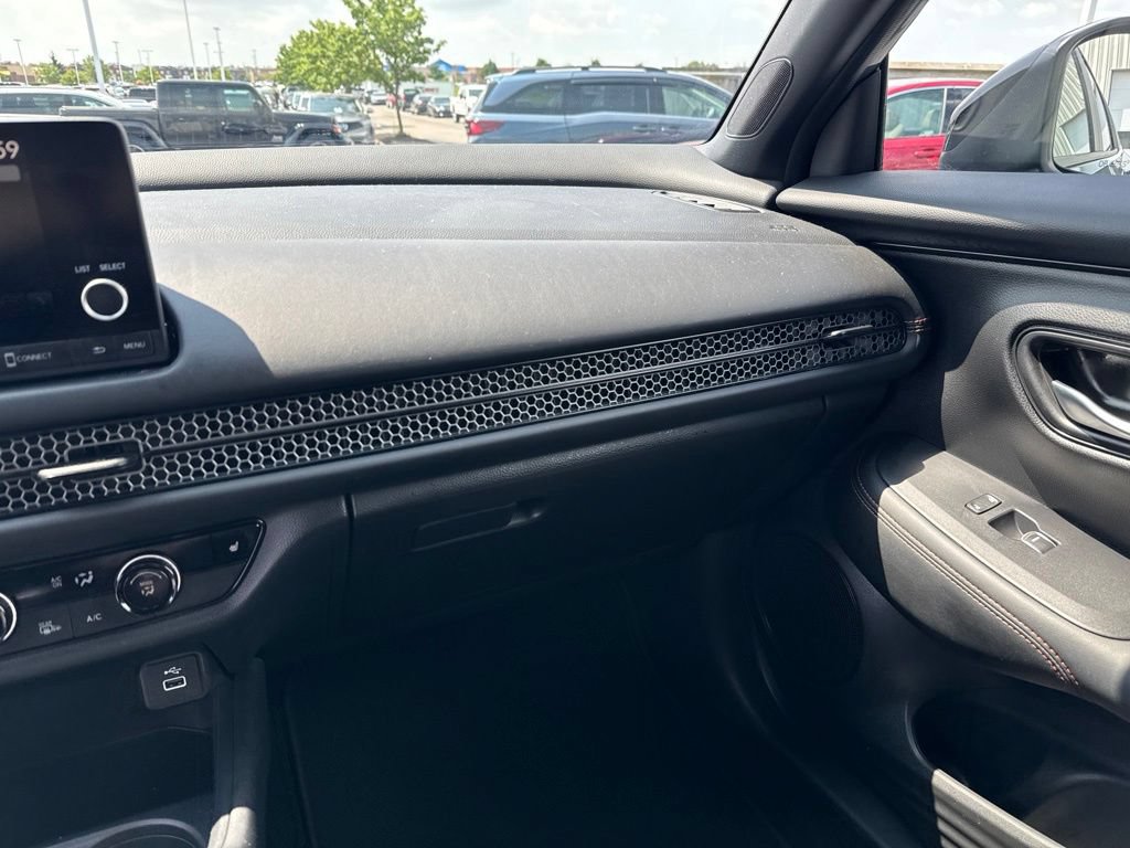 Certified 2025 Honda HR-V Sport image 25