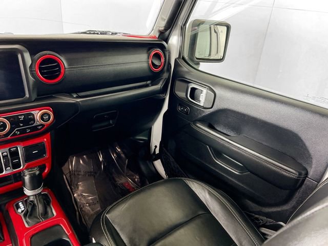 Used 2018 Jeep Wrangler Unlimited Sahara w/ Uconnect 4C Nav & Sound Group AWD/4WD image 27