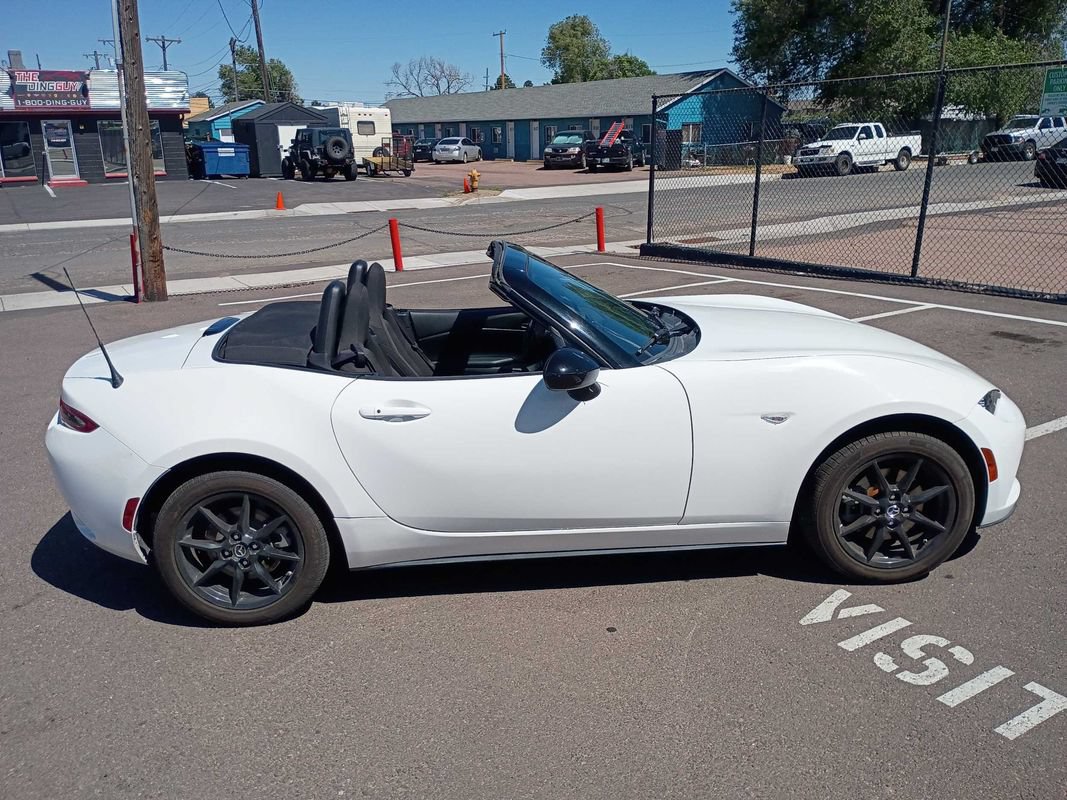 Used 2020 MAZDA MX-5 Miata Sport RWD image 11